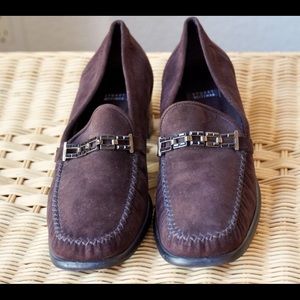 ⚡️⚡️NWOT bargain designer Stuart Weitzman brown suede loafers Size 10B